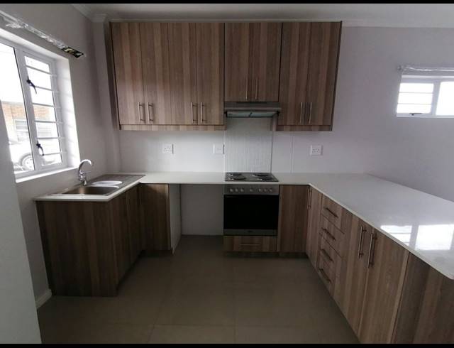 2 bed property to rent in LANSDOWNE